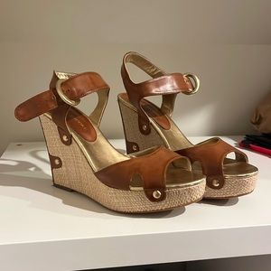 AUDREY BROOKE wedged heels